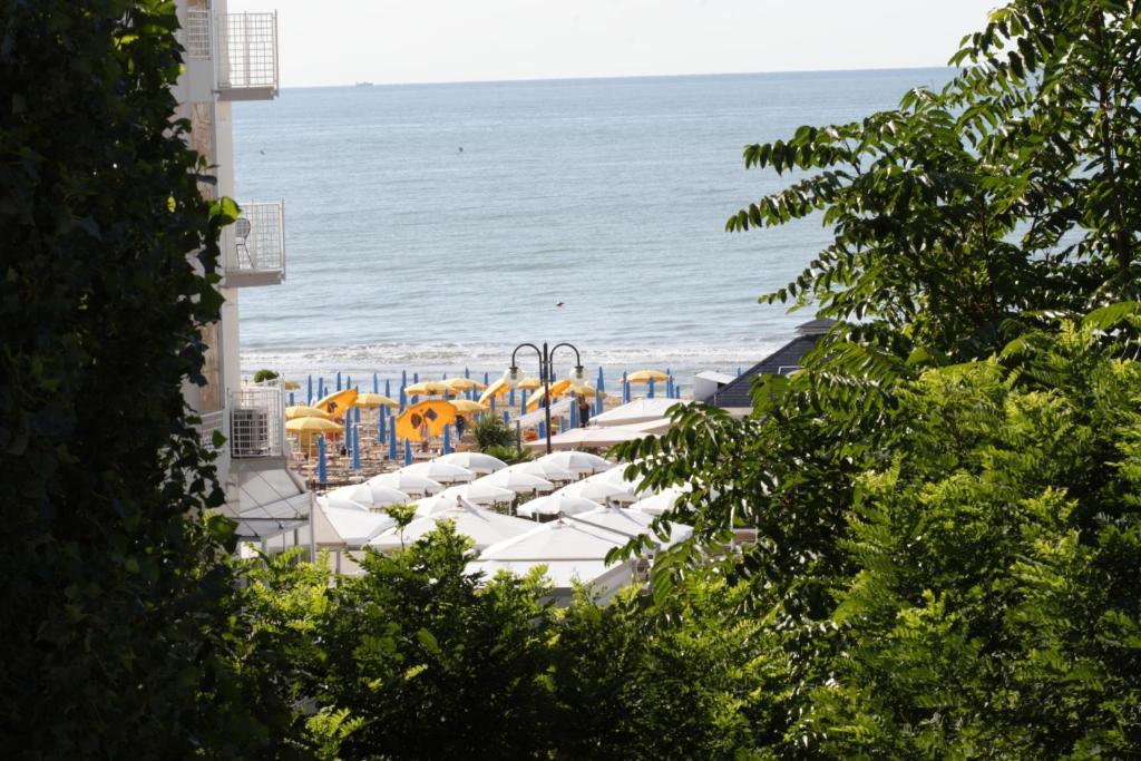 Hotel Venezia E La Villetta Lido di Jesolo Kültér fotó