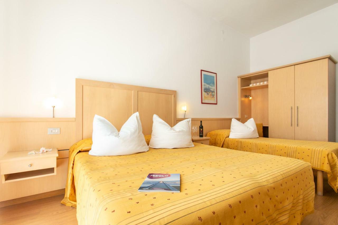 Hotel Venezia E La Villetta Lido di Jesolo Kültér fotó