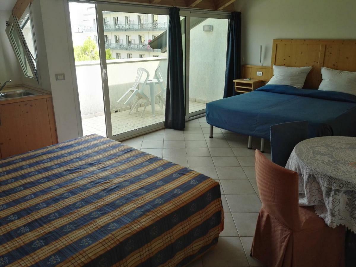 Hotel Venezia E La Villetta Lido di Jesolo Kültér fotó